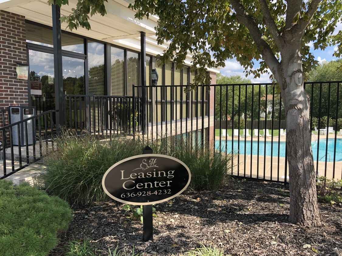 Sterling Heights Apartments 1400 Britain Way Saint Charles, MO