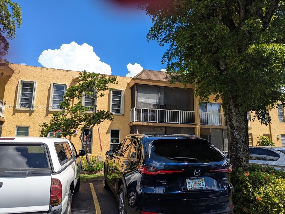Foto principal - 13700 SW 62nd St