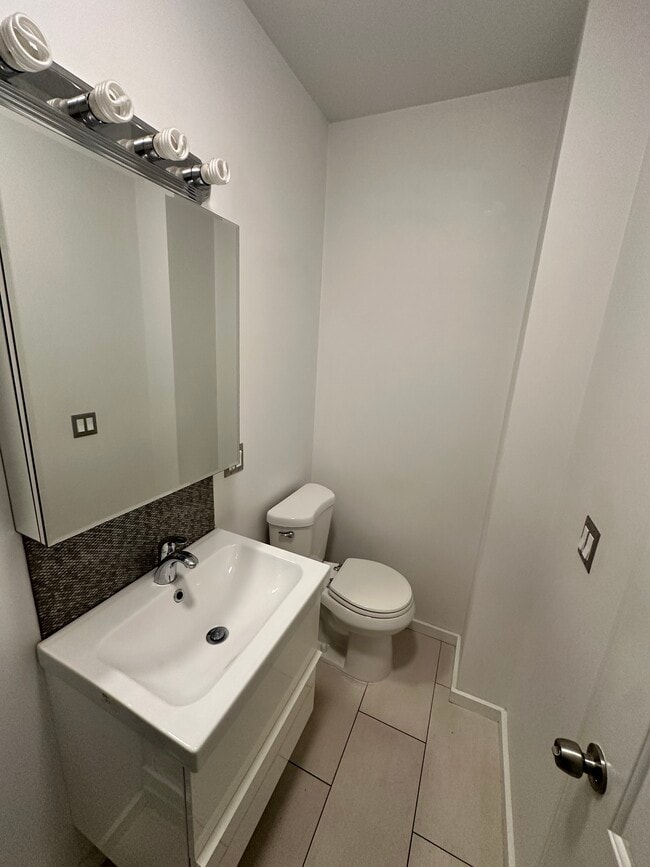Foto del edificio - 6940 78th St