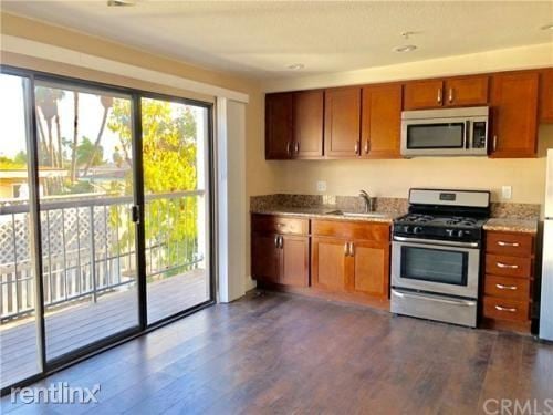 Primary Photo - Studio, 1 bath Apartment - 101 W Canada