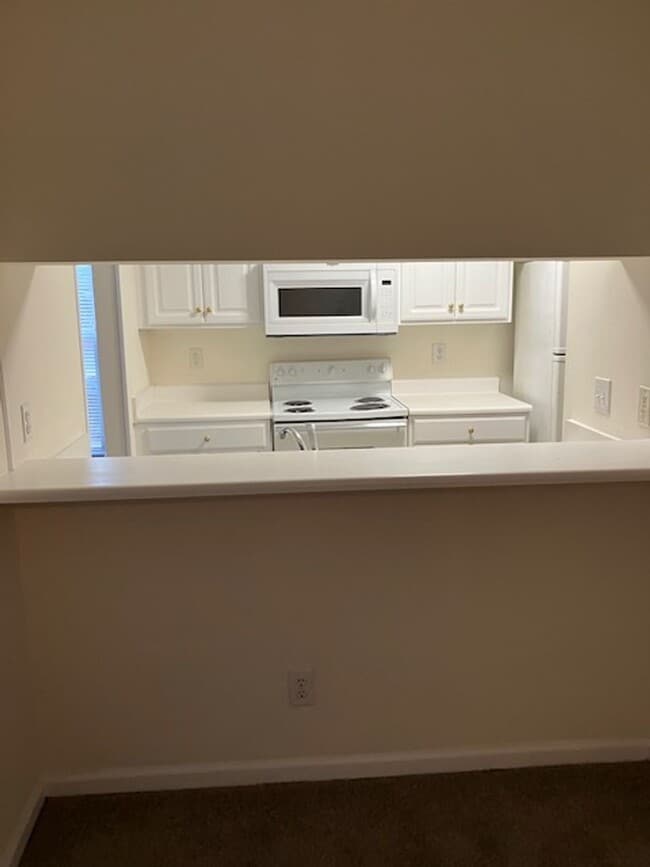 Building Photo - 802-H