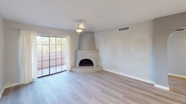 Foto del edificio - 10410 N Cave Creek Rd