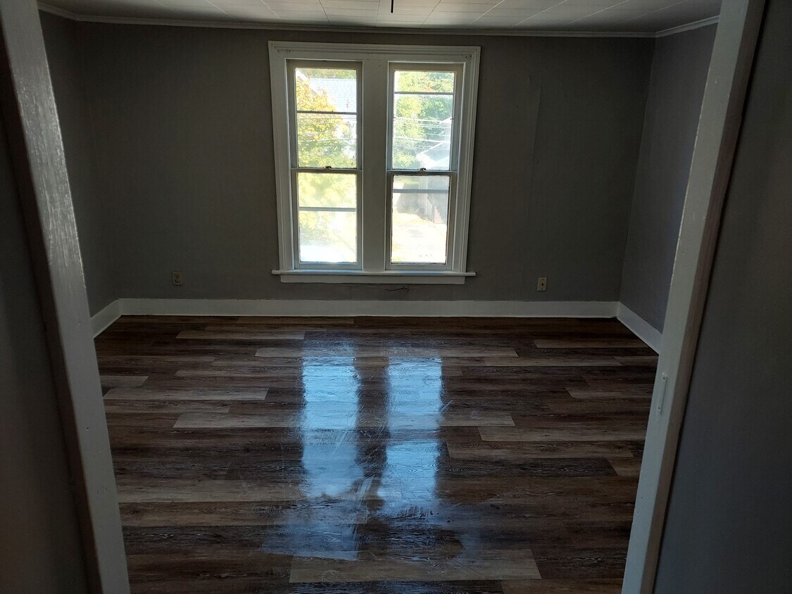 8 East Ave Unit Upper, Batavia, NY 14020 Apartments in Batavia, NY