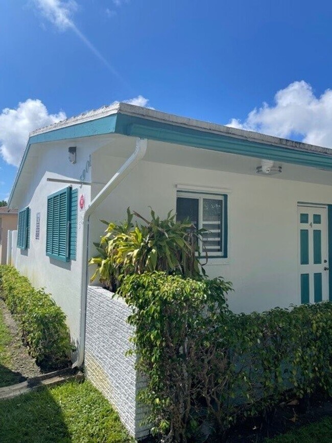 Foto del interior - 18 Ave. Villas LLC