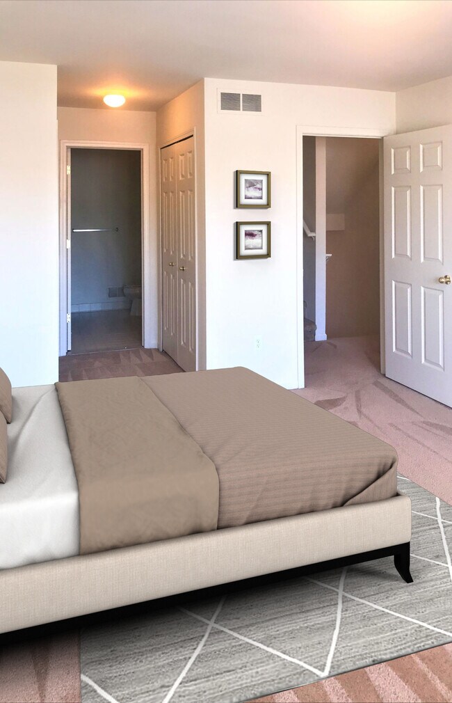 Dormitorio elegante con baño privado - Cloverly Village of Ann Arbor