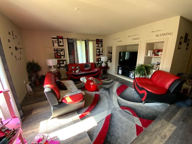 Foto del edificio - 3 Bedroom Home