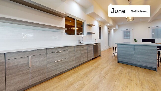 Foto del edificio - 5637 Riverton Ave