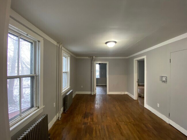 Building Photo - 2 Guilfoil Ave