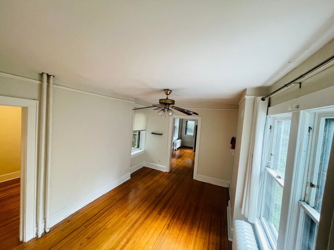 Primary Photo - 306 Hudson Ave