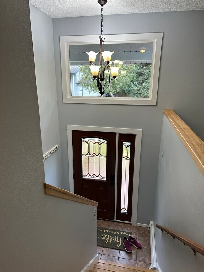 Building Photo - College Village 3 Bedroom/2 Bath House w/1...