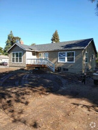 Building Photo - 643 N Molalla Ave