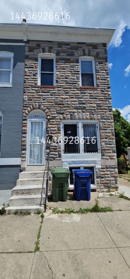 Building Photo - 1301 N Milton Ave