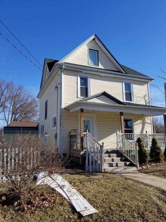 Building Photo - 535 Denver St