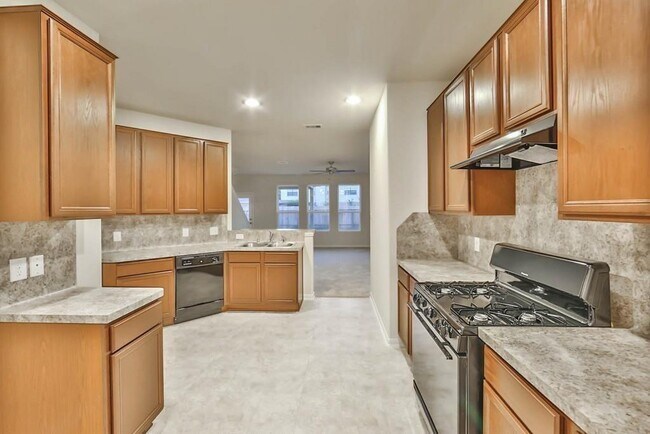 Foto del edificio - 18510 Each Elm Way