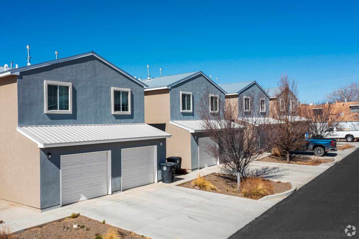 ZIA Townhomes Apartments 12004 Zia Rd NE Albuquerque, NM
