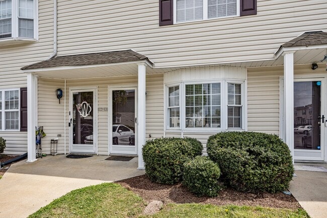 Building Photo - 3809 E Vancroft Cir