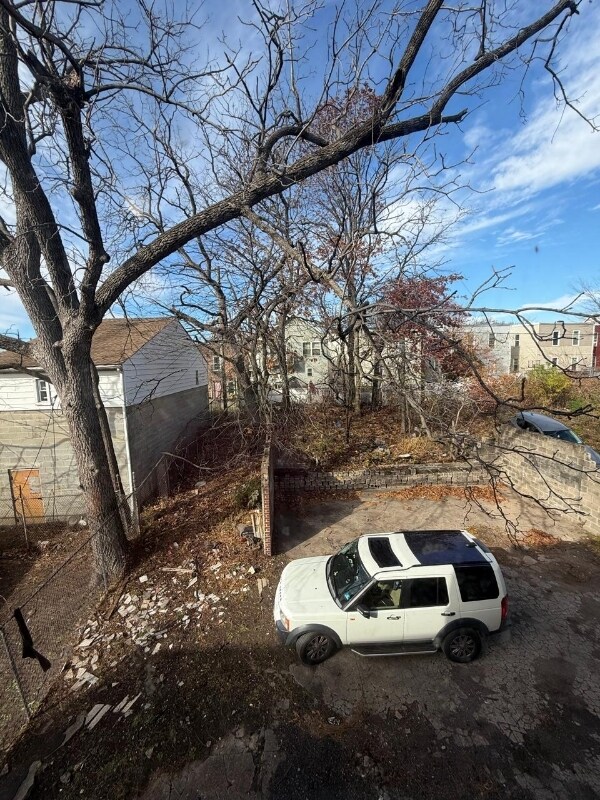 Foto del edificio - 137 Goodwin Ave