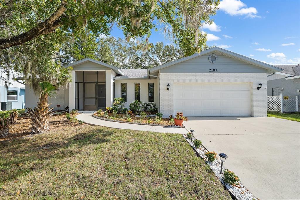 Primary Photo - 2185 Cork Oak St E
