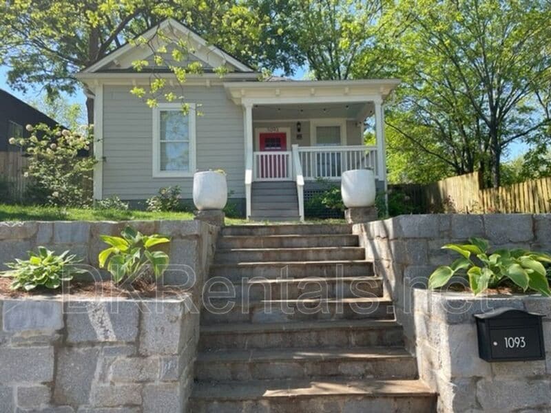 Photo - 1093 Kirkwood Ave SE
