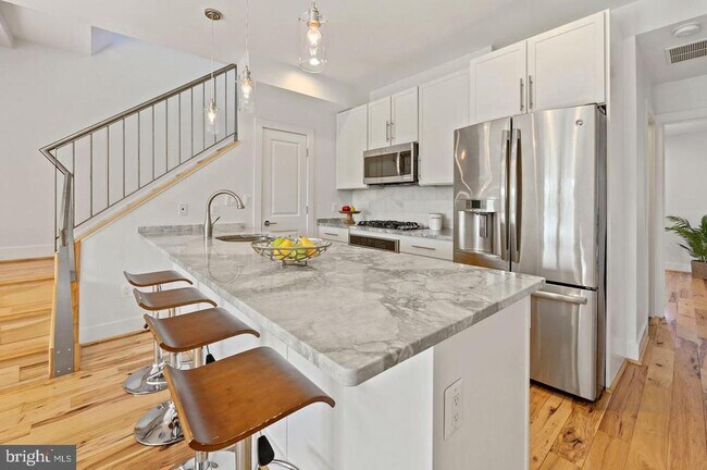 Foto del edificio - 3325 11th St NW