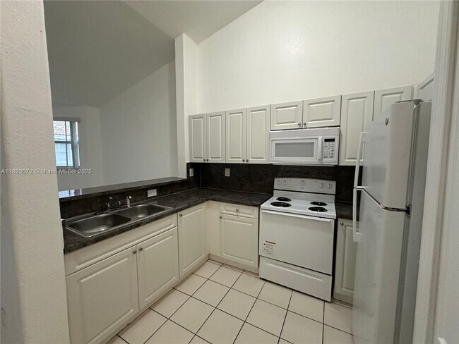 Foto del edificio - 1661 SE 29th Ct