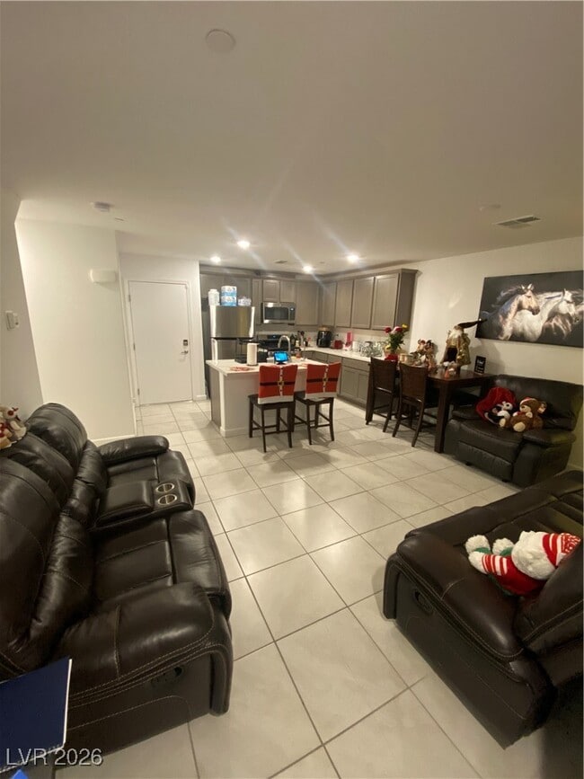 Building Photo - 3622 Hestia Ave