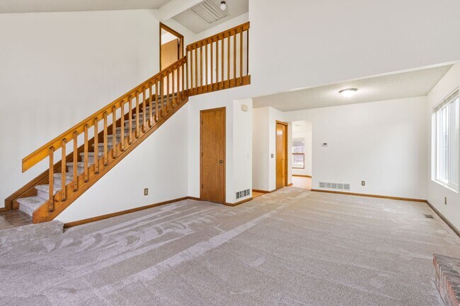 Foto del edificio - Updated 4 bedroom Convenient Location