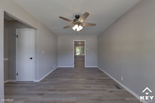 Building Photo - 2 br, 1 bath Townhome - 1724 S Yale St