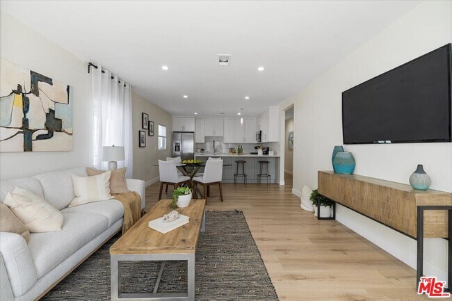 Foto del edificio - 5413 Homeside Ave