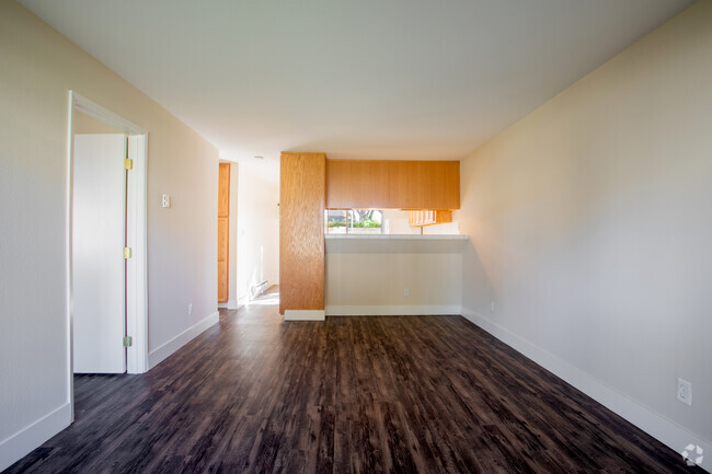 2BR, 1.5BA - 840SF - Almaden Terrace Apartment Homes