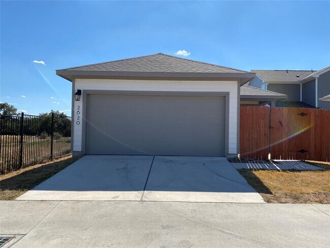 Foto del edificio - 2620 Pecan Island Dr