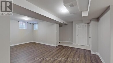 Building Photo - 87 Sprucelands Ave