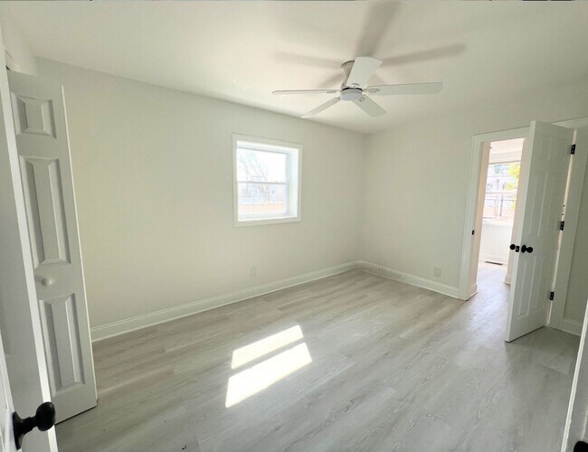 Foto del edificio - 4343 W Diversey Ave