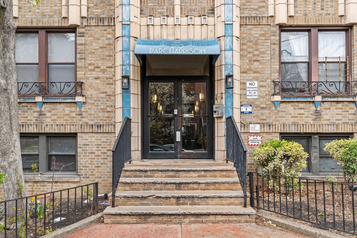 Foto principal - 270 Harrison Ave