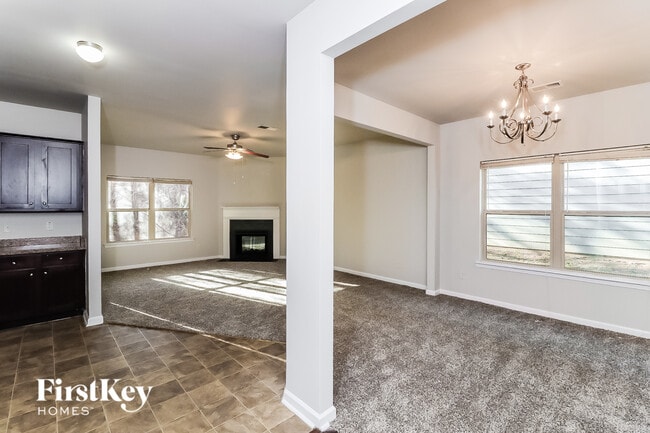 Foto del edificio - 466 Grenier Terrace NE