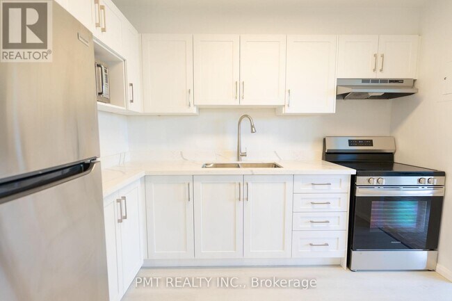 Photo du bâtiment - 1455 Lawrence Ave W