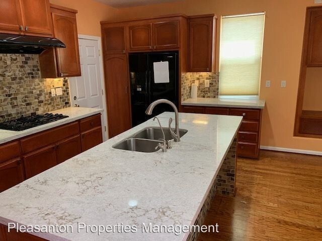 Building Photo - 4 br, 2.5 bath House - 4188 Magellan Court