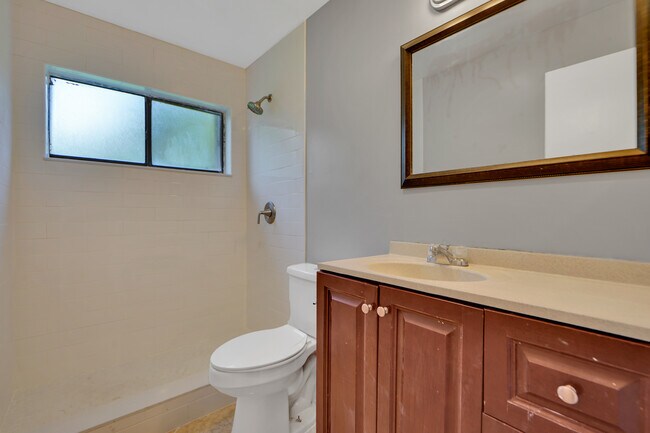 Building Photo - 15109 SW 71st Ln