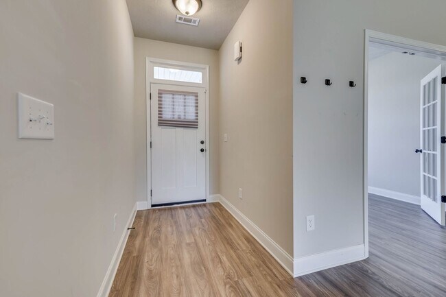 Foto del edificio - 340 Fox Haven Dr