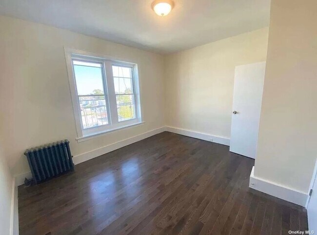 Foto del edificio - 199-16 32nd Ave