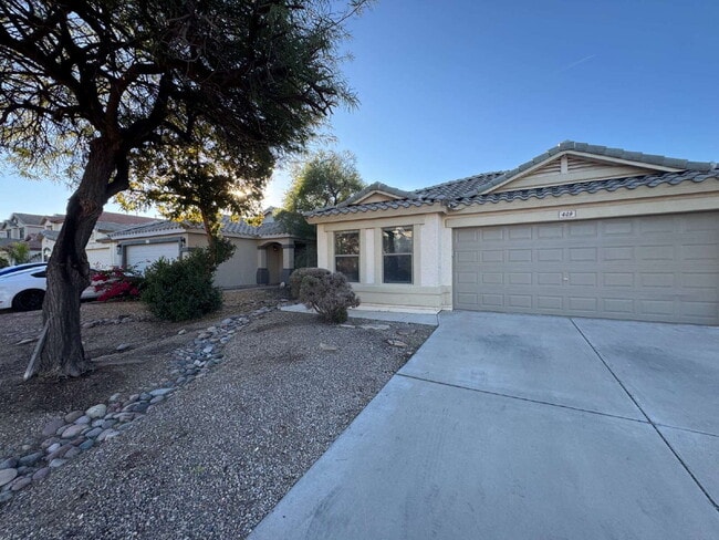 Building Photo - 409 E Kelsi Ave