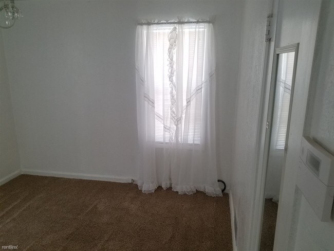 Foto del edificio - 5519 W Grover St