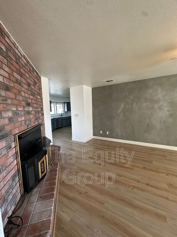 Foto del edificio - 830 W Vassar Ave