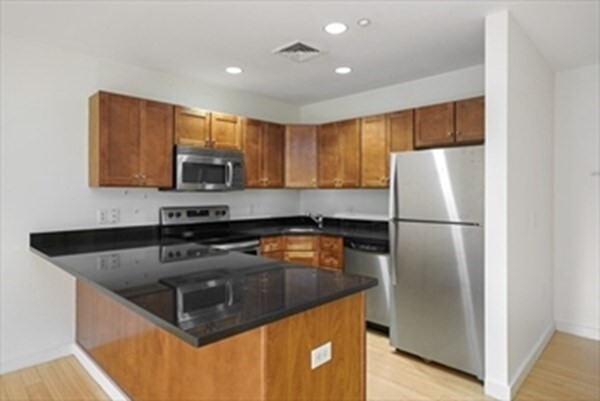 Foto del edificio - 99 Chestnut Hill Ave