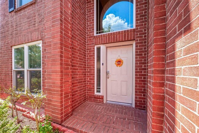 Building Photo - 12226 Cypress Shores Dr