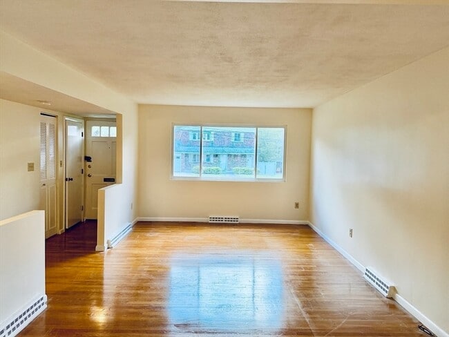 Photo - 12-14-14 Kippy Dr Apartment