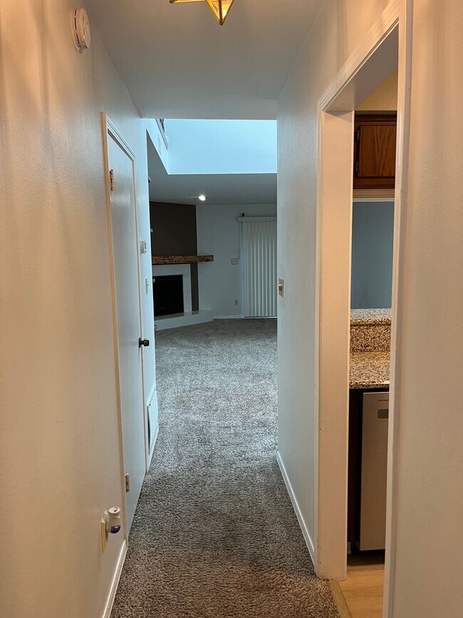 Foto del edificio - Beautiful Northeast Townhome!