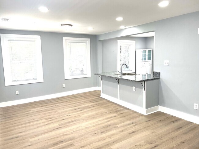 Foto del edificio - 1416 E 33rd St