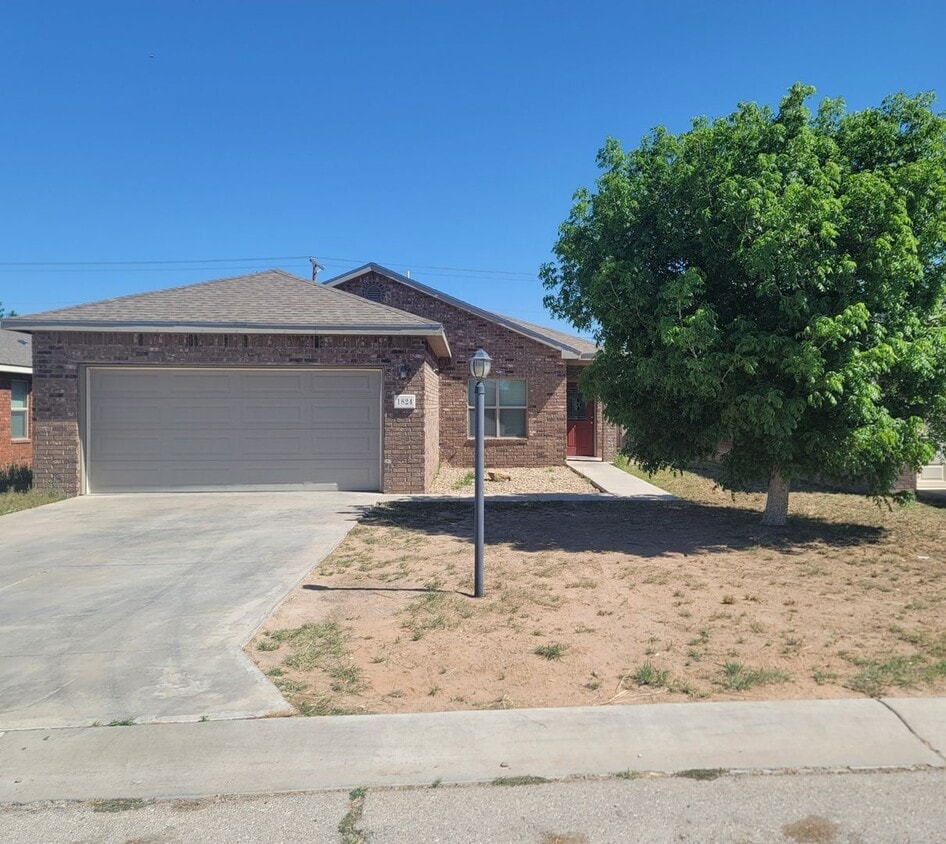 1824 Dillonwood House Rental in Portales, NM