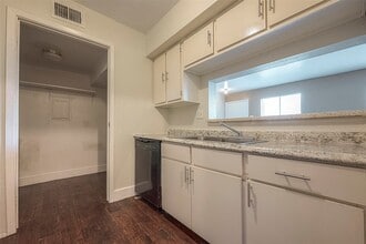 Building Photo - 12655 Ashford Meadow Dr